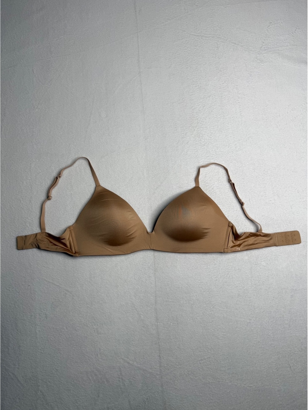 SKIMS Wireless Form T-Shirt Bra 36C Clay Nude Seamless Wireless